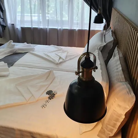 Kamelia Guest * Kazanlŭk