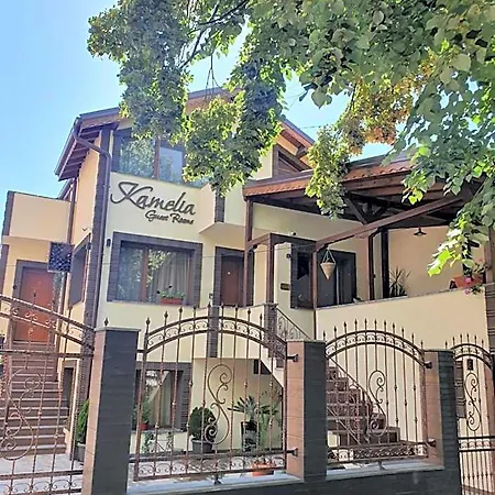 מלון Kamelia Guest קאזאנלק