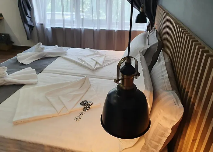 Kamelia Guest * カザンラク