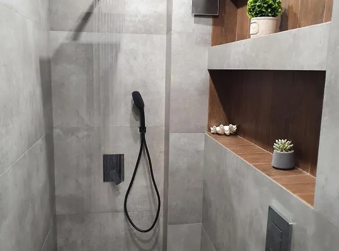 Kamelia Guest カザンラク