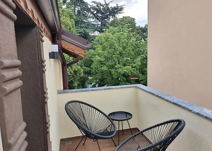 Kamelia Guest ホテル *