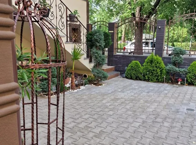 ホテル Kamelia Guest